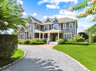 3 Willow Ln, Quogue, NY 11959