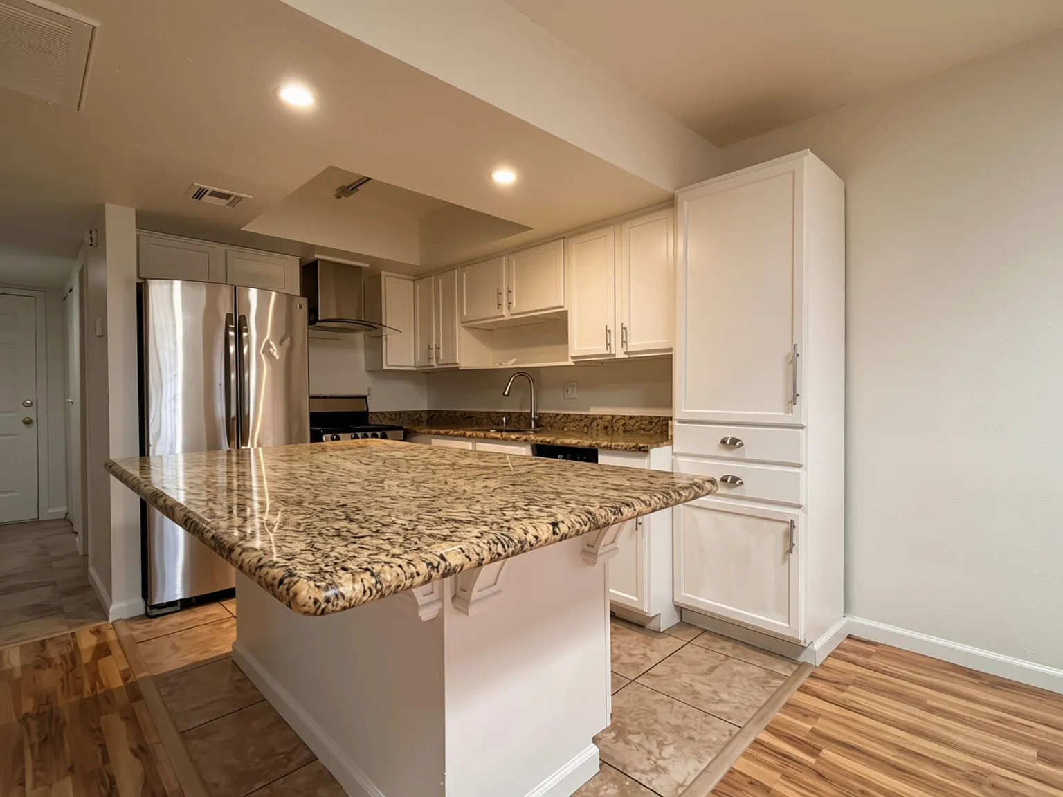 2 bed, 816 sqft, $1,500 — Photo 4