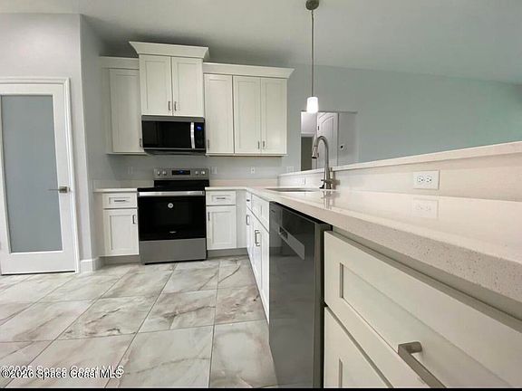 5th image of 2685 Hester Ave SE