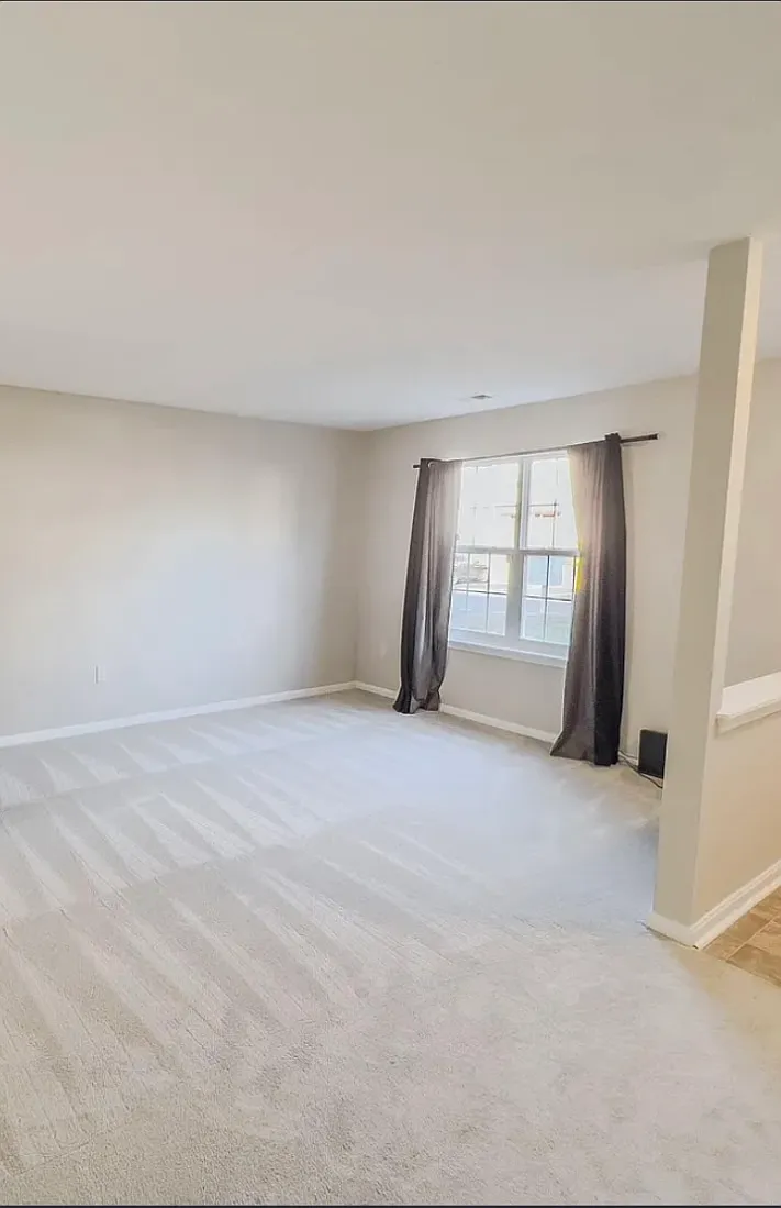 3 bed, 1220 sqft, $2,795 — Photo 2