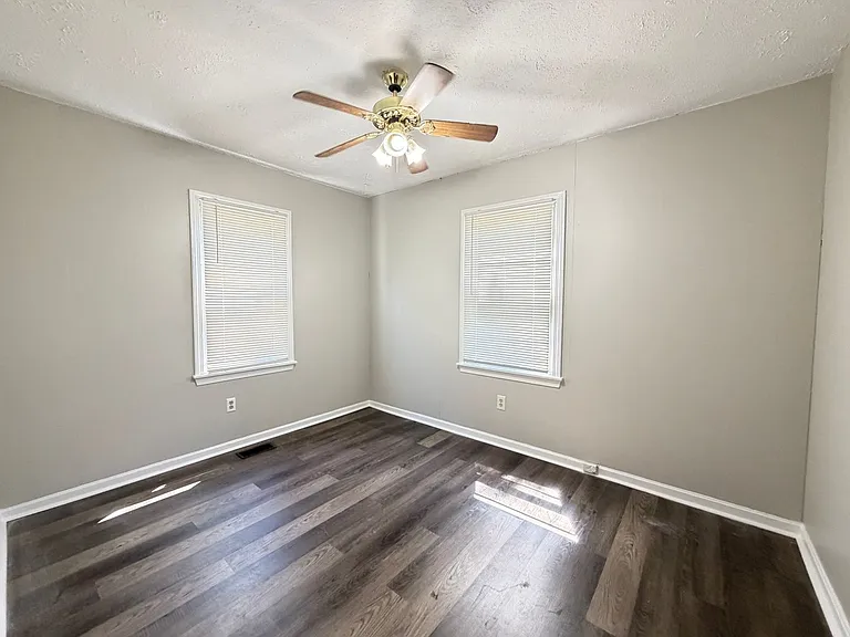 4111 Locust Ave — Photo 10