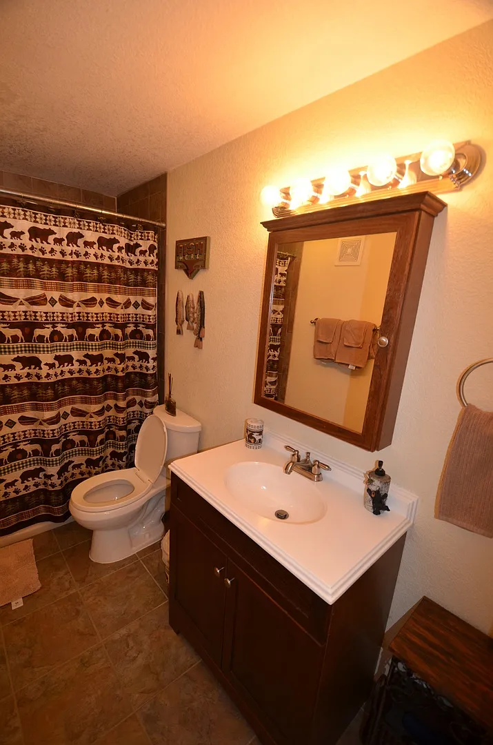 Walk out front door to Lake Dillon! Yacht Club Condo! Furnished! Great Natural Light! — Photo 1