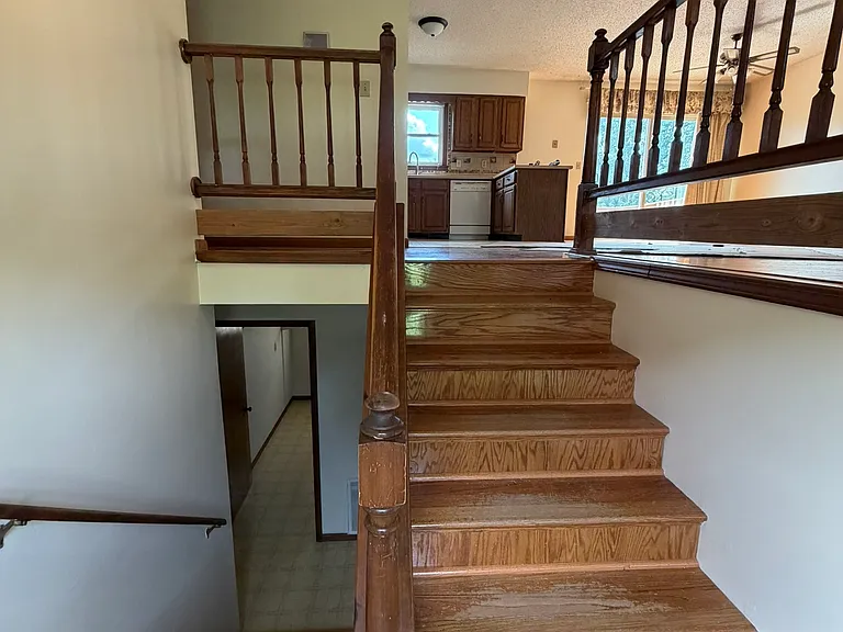 20740 Harris Ln — Photo 2