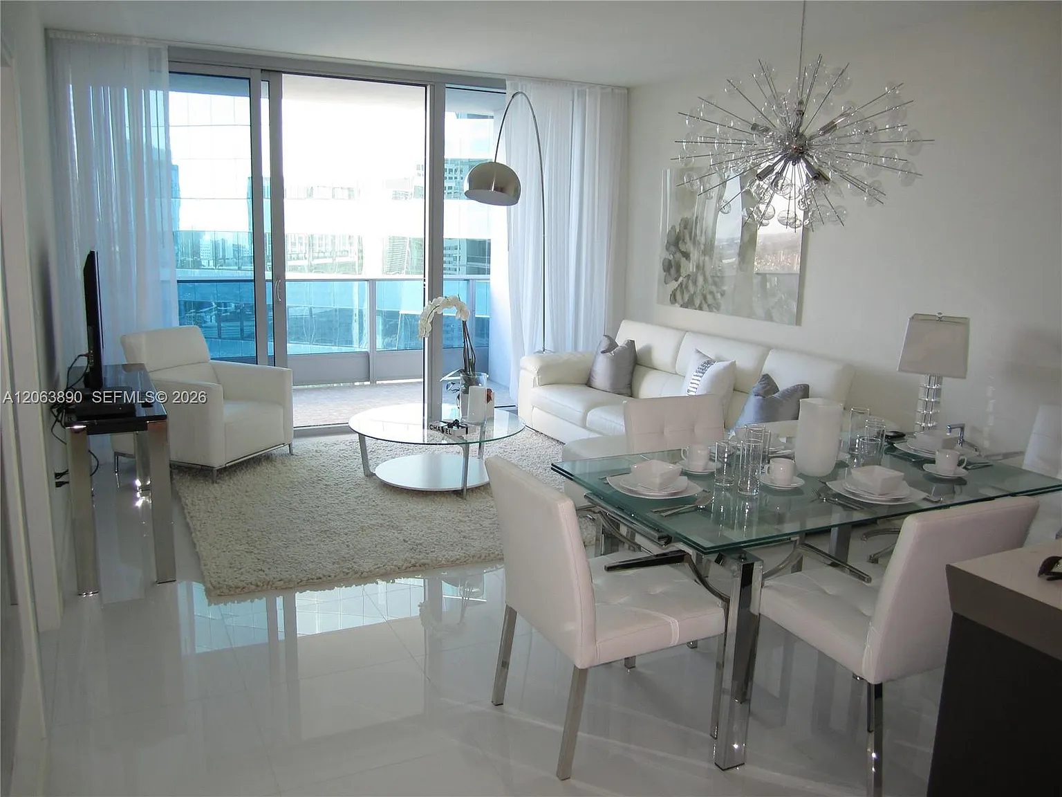 Epic West Condo — Photo 3