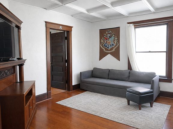 5th image of 506 Catherine St