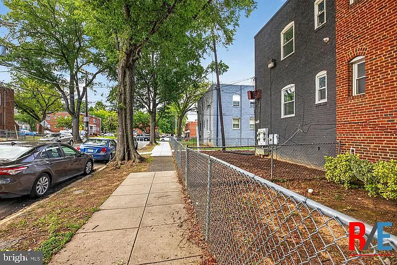 2 bed, 1.0 bath, 700 sqft, $1,850 — Photo 3