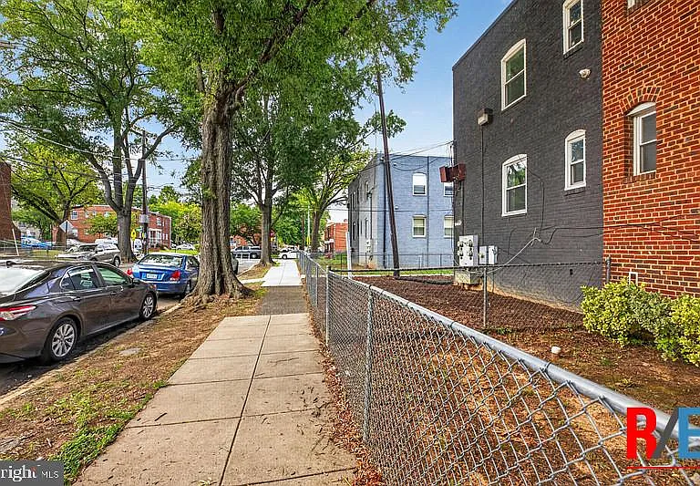 4306 Halley Ter SE #4 — Photo 3