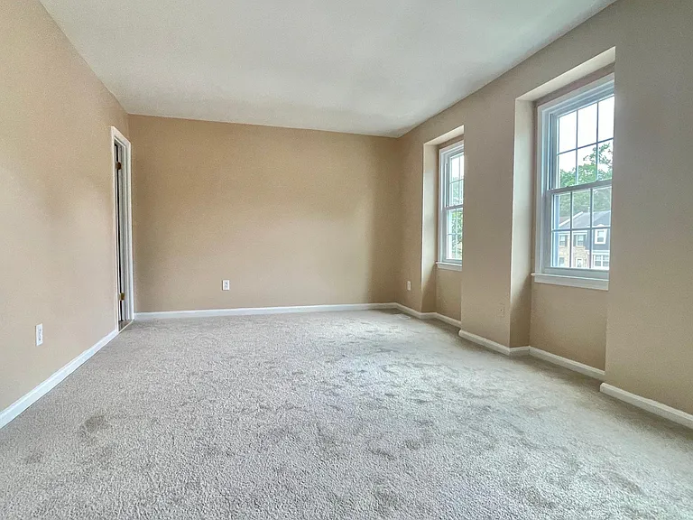2090 Pilgrim Dr — Photo 38