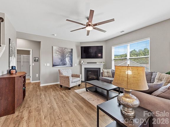 5th image of 166 Amblers Knoll Rd