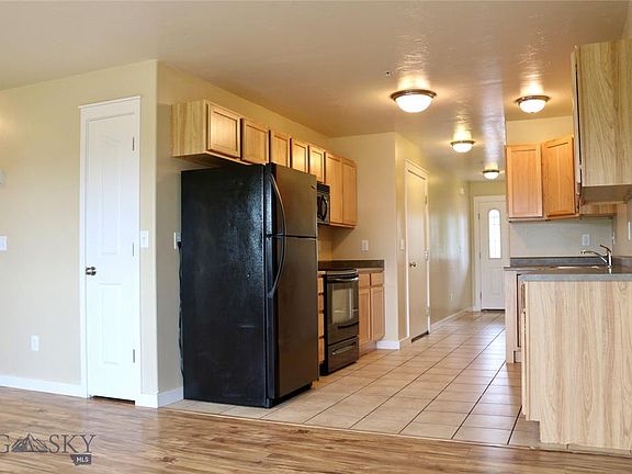 4th image of 1008 Cruiser Ln #1008E