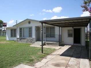 121 N McEntire Ct, White Settlement, TX 76108