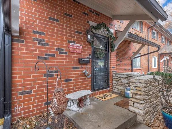 9573 Outlook Dr, Overland Park, KS 66207