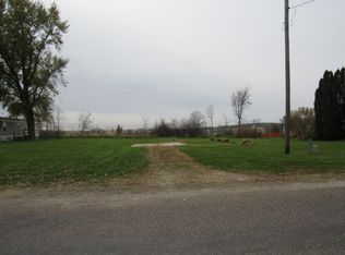 300 E Main St, Prairieburg, IA 52219