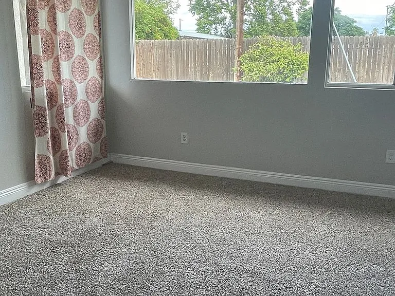 265 Hudson Dr — Photo 4
