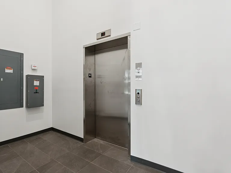 129 Main St #302 — Photo 35