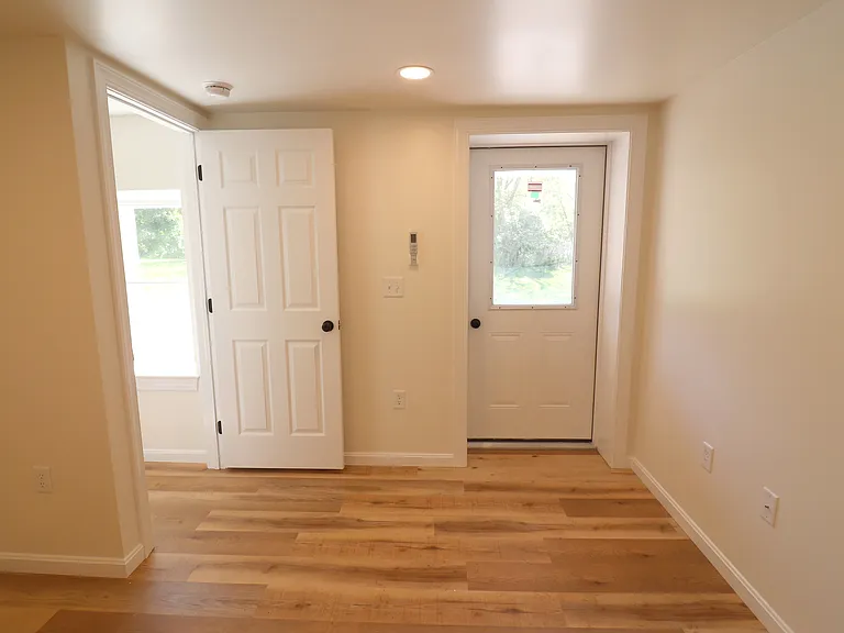 293 E Main St #5 — Photo 11