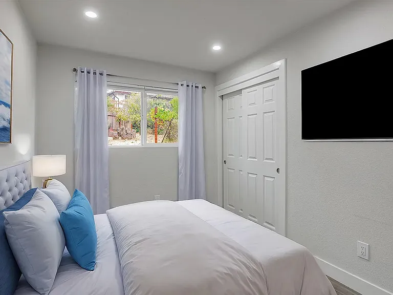 823 Golf Club Cir — Photo 34