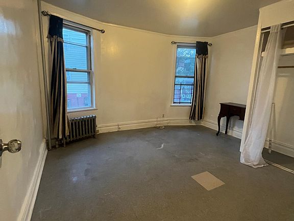 2nd image of 1463 Saint Lawrence Ave #1