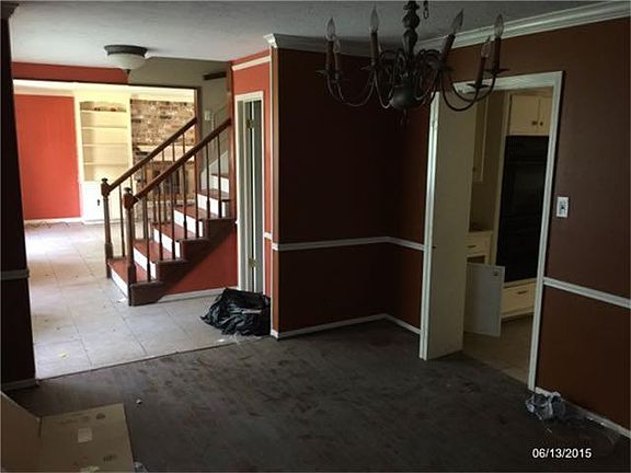 2nd image of 714 Romaine Ln