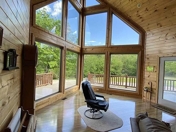 5th image of 991 Edenwood Way