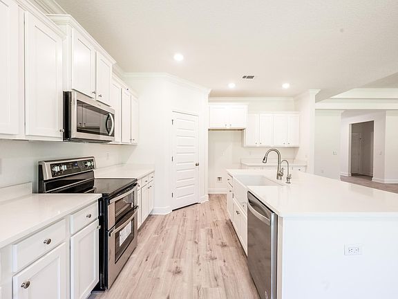 2nd image of 98 Galley Ln
