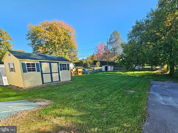 2nd image of 1220 Wayne Ave