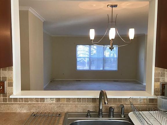 5th image of 20014 Lake Park Dr #121