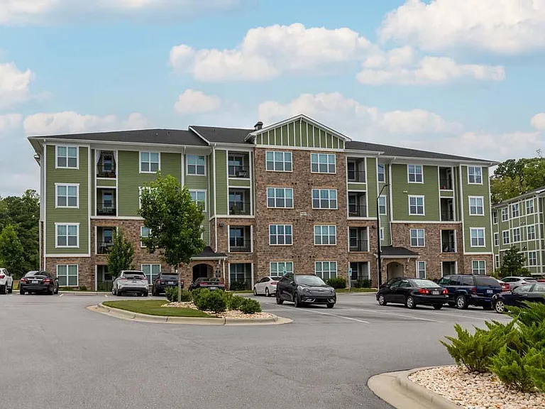 Foxwood Apartments — Photo 176