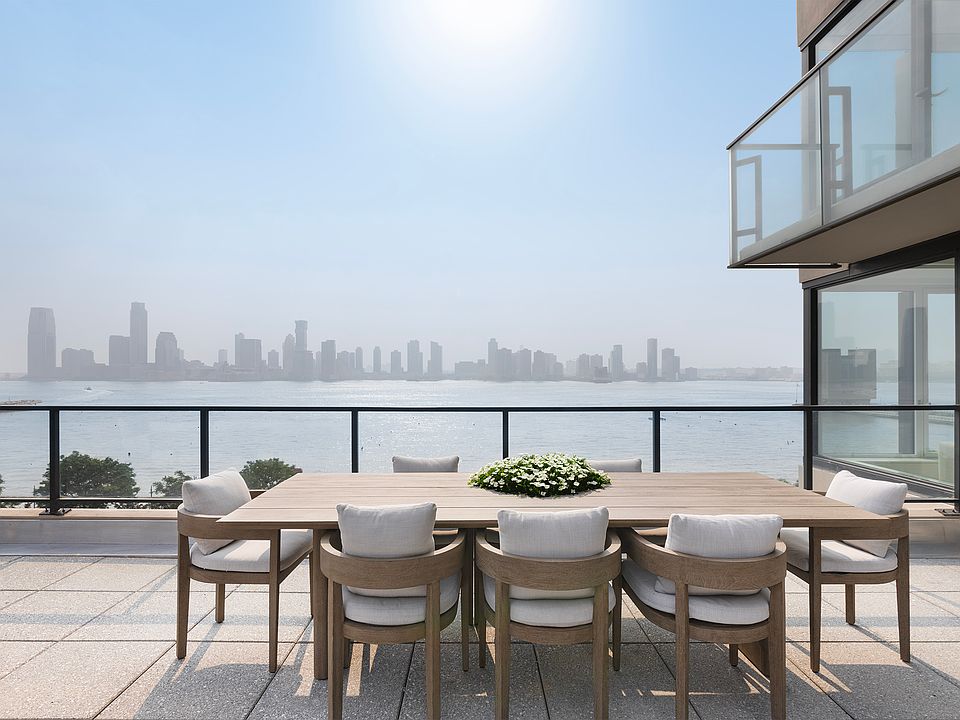 1st image of 450 Washington St #802