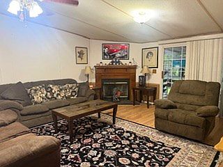 3rd image of 147 Doctors Point Rd