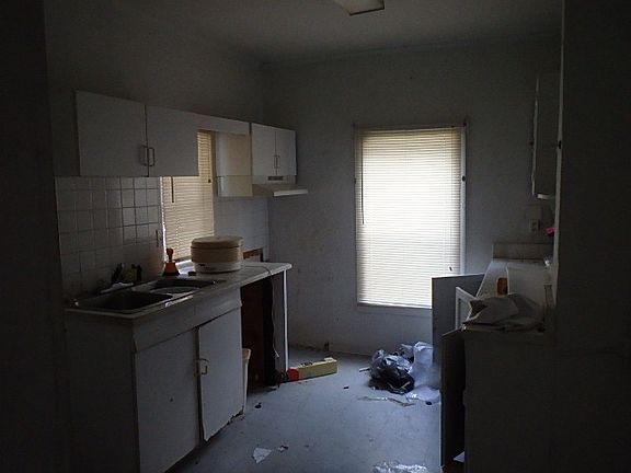 4th image of 222 NW Kobie Way