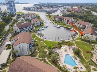 1124 Marine Way W APT D2R, North Palm Beach, FL 33408