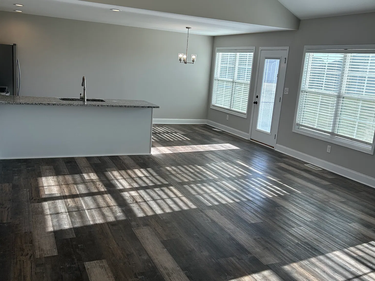 3 bed, 1395 sqft, $1,850 — Photo 4