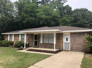 5872 Locust St, Milton, FL 32570