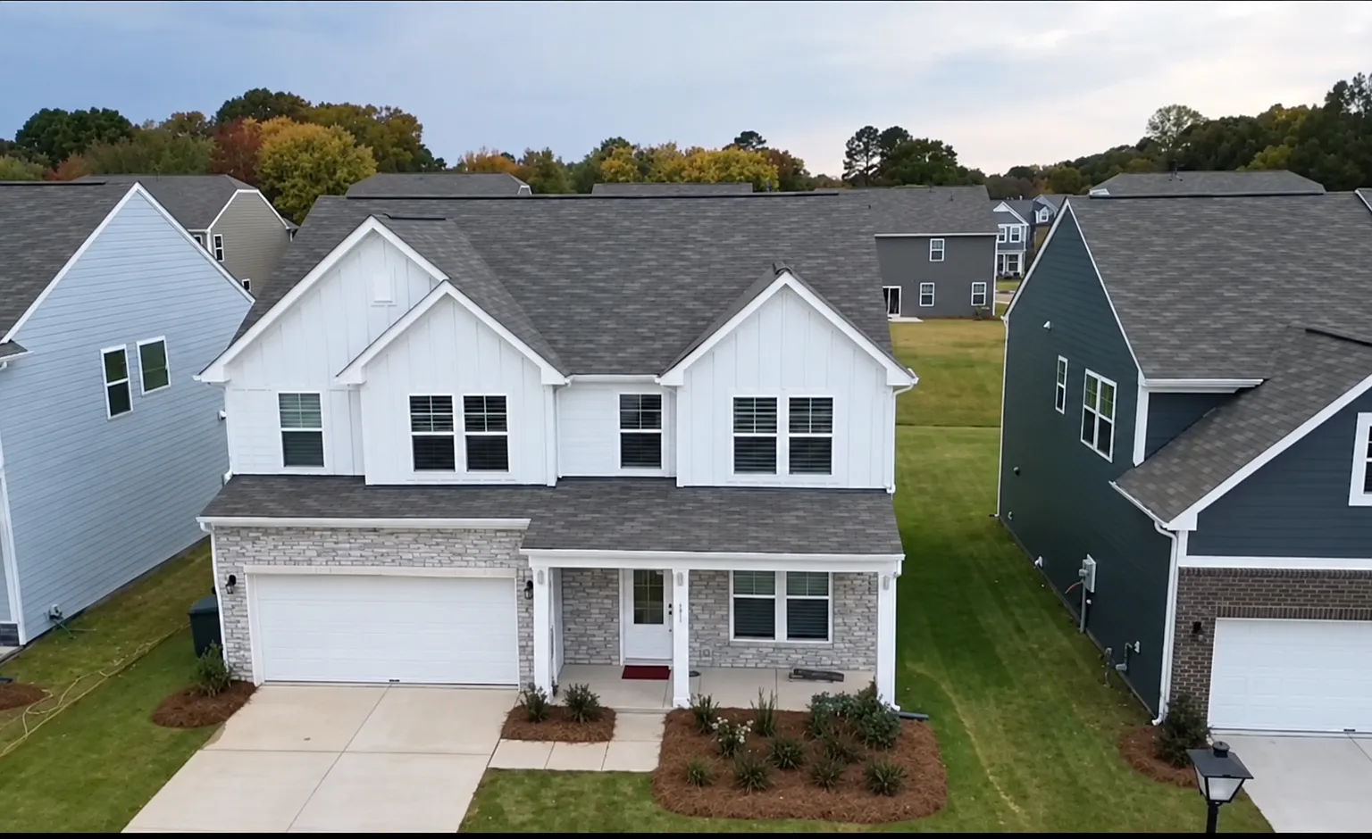 3 bed, 2.5 bath, 2383 sqft, $2,495 — Photo 2
