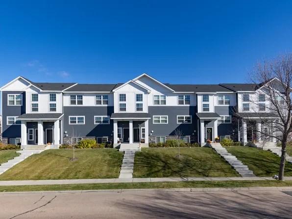 3153 Clover Ridge Dr, Chaska, MN 55318