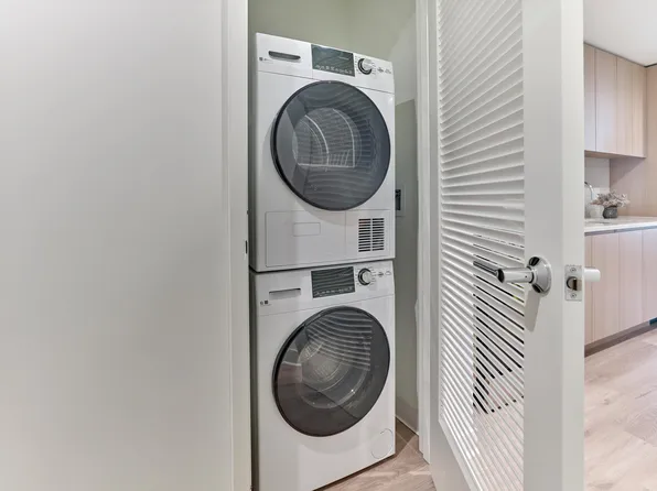 36 Journal Square image 4 of 8