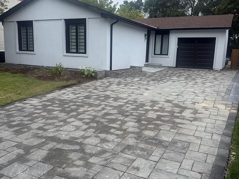 1st image of 622 Elliott Cres