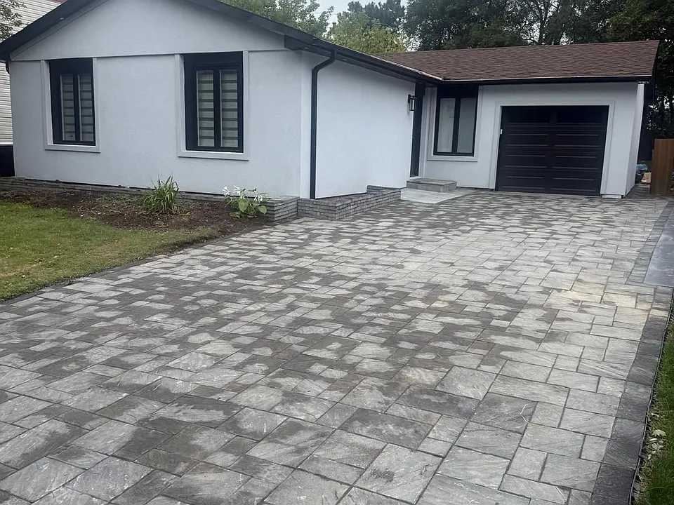 622 Elliott Cres