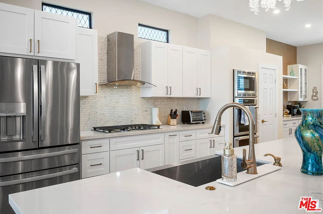 5 bed, 3.5 bath, 2543 sqft, $13,995 — Photo 4