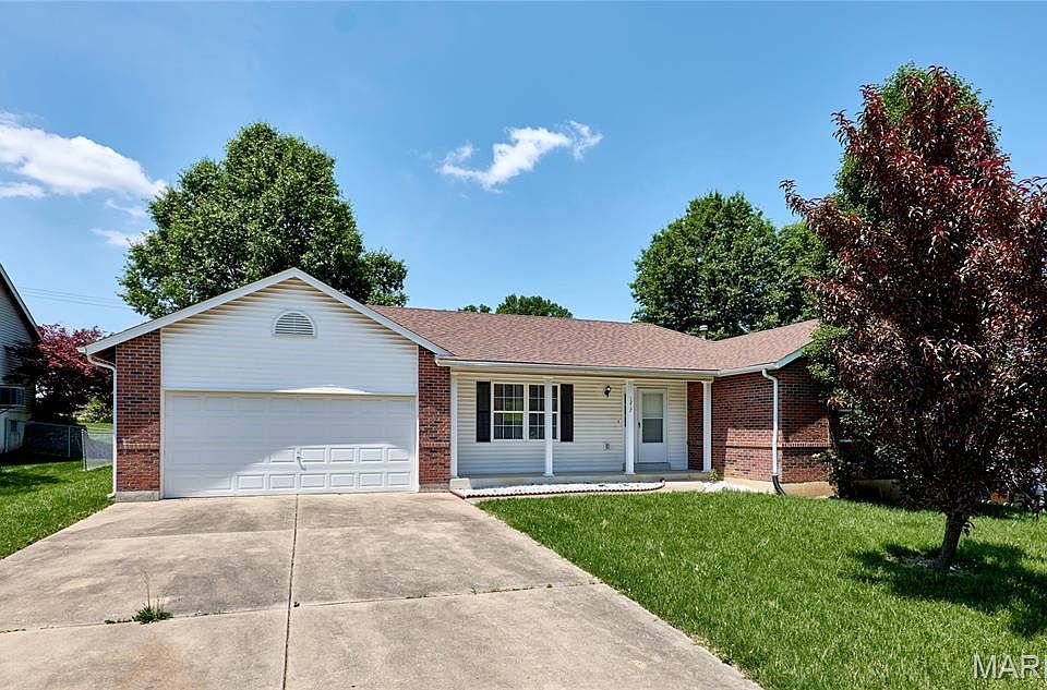 1st image of 1217 White Oak Ct