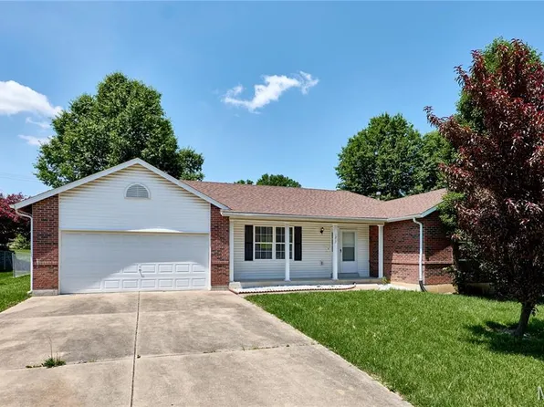 1217 White Oak Ct, Troy, MO 63379