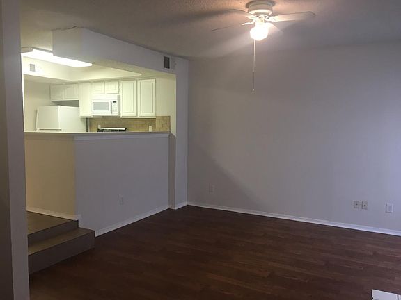 5th image of 3414 Country Club Dr W