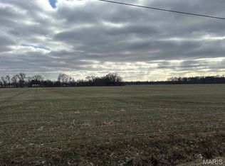 3547 College Street Rd, Salem, IL