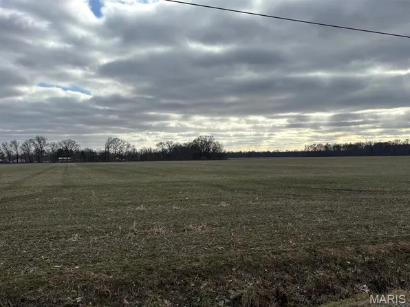 3547 College Street Rd, Salem, IL 62881