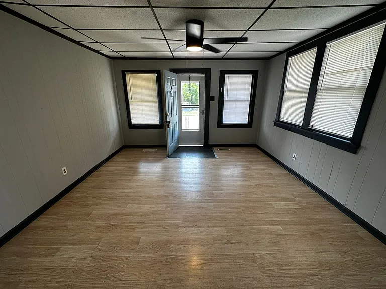 1814 Savannah Ave — Photo 4