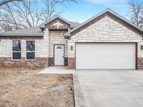 407 E Willingham St, Cleburne, TX 76031