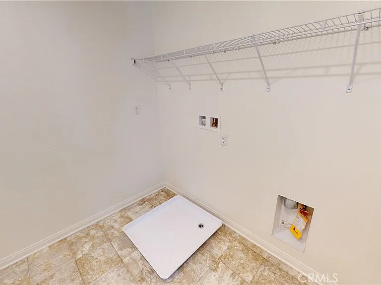 21084 Telegraph Rd — Photo 12