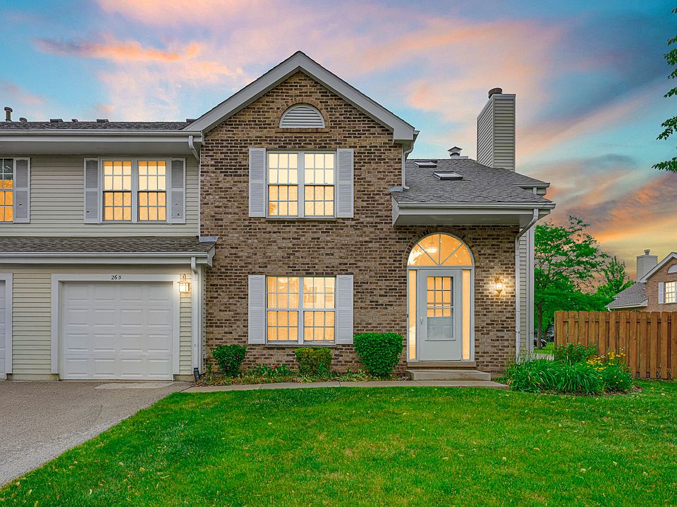 1st image of 265 Yorkshire Ct