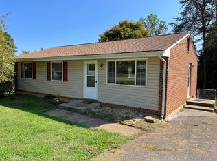 2938 Creekwood Dr, Salem, VA 24153